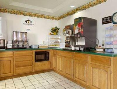 фото отеля Super 8 Motel Reedsburg Viking