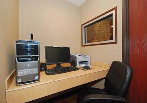 фото отеля Comfort Suites Monaca