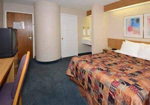 фото отеля Sleep Inn Lake Bluff