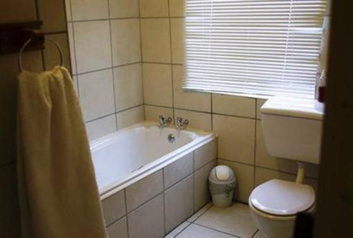 фото отеля Lily Guesthouse Bloemfontein