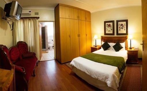 фото отеля Lily Guesthouse Bloemfontein