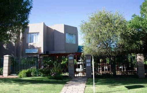 фото отеля Lily Guesthouse Bloemfontein