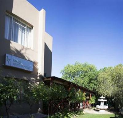фото отеля Lily Guesthouse Bloemfontein