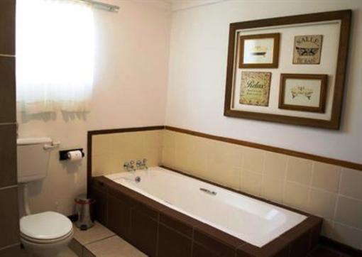 фото отеля Lily Guesthouse Bloemfontein