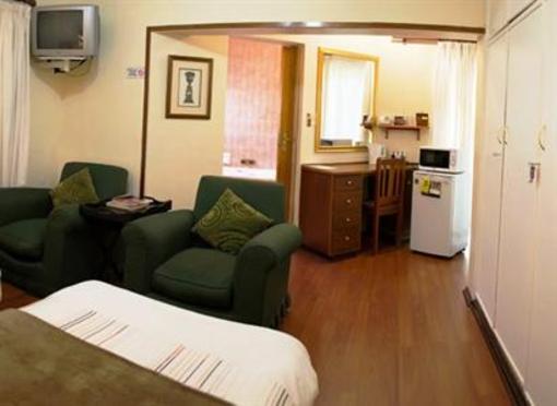 фото отеля Lily Guesthouse Bloemfontein