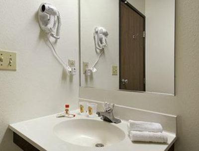 фото отеля Super 8 Cromwell Middletown