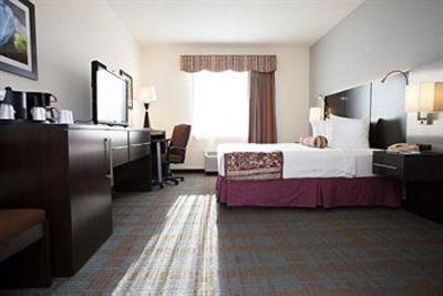 фото отеля Roswell Suites