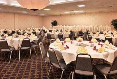 фото отеля Ramada Inn Fairview Heights