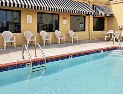 фото отеля Ramada Inn Fairview Heights