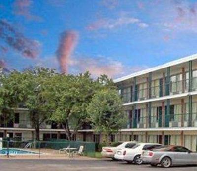 фото отеля Econo Lodge Dallas Airport North