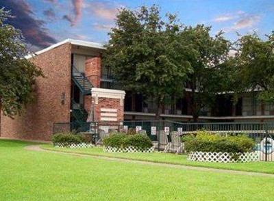 фото отеля Econo Lodge Dallas Airport North