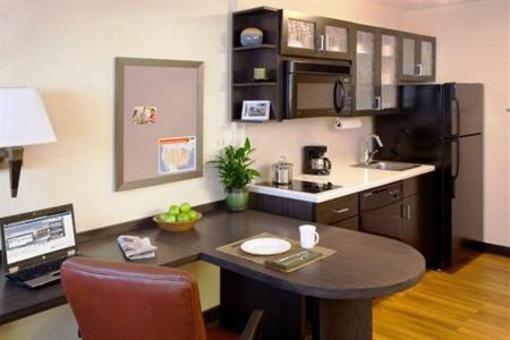 фото отеля Candlewood Suites Warrenville