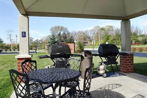 фото отеля Candlewood Suites Warrenville