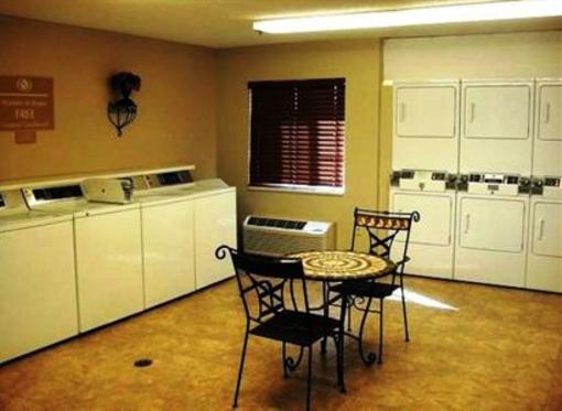 фото отеля Candlewood Suites Warrenville