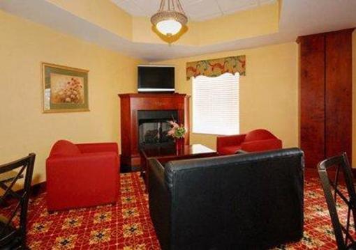 фото отеля Comfort Suites Roanoke Rapids