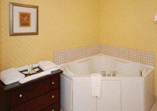 фото отеля Comfort Suites Roanoke Rapids