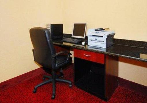 фото отеля Comfort Suites Roanoke Rapids