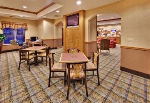 фото отеля Holiday Inn Express & Suites Clinton