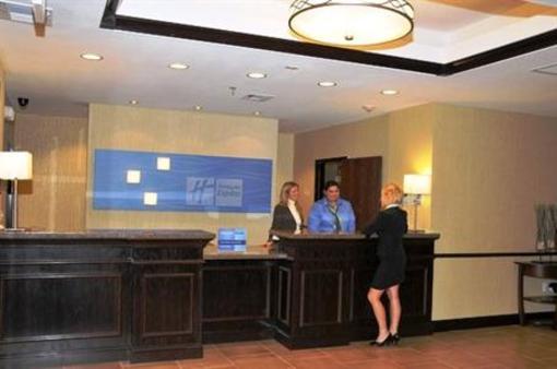 фото отеля Holiday Inn Express & Suites Clinton
