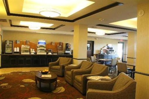 фото отеля Holiday Inn Express & Suites Clinton