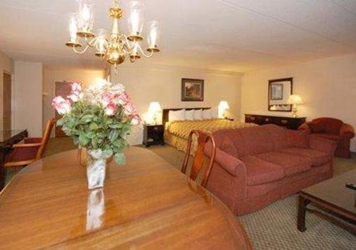 фото отеля Clarion Hotel West Springfield