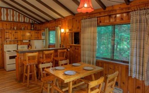 фото отеля Chalets Le Village Suisse