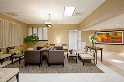 фото отеля Holiday Inn Hotel & Suites Marlboro