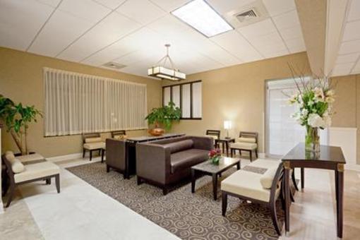 фото отеля Holiday Inn Hotel & Suites Marlboro
