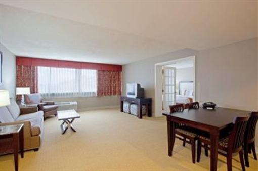 фото отеля Holiday Inn Hotel & Suites Marlboro