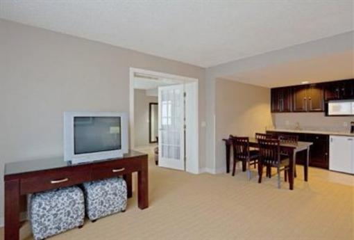 фото отеля Holiday Inn Hotel & Suites Marlboro