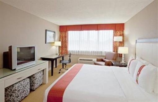 фото отеля Holiday Inn Hotel & Suites Marlboro