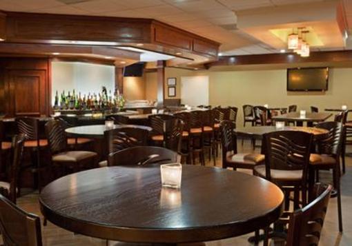 фото отеля Holiday Inn Hotel & Suites Marlboro