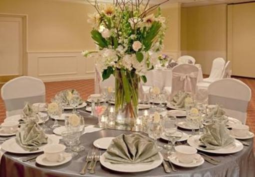 фото отеля Holiday Inn Hotel & Suites Marlboro