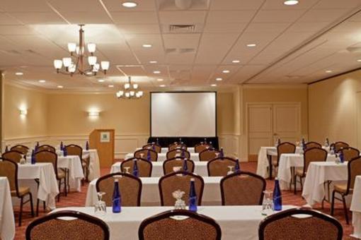 фото отеля Holiday Inn Hotel & Suites Marlboro