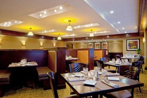 фото отеля Holiday Inn Hotel & Suites Marlboro