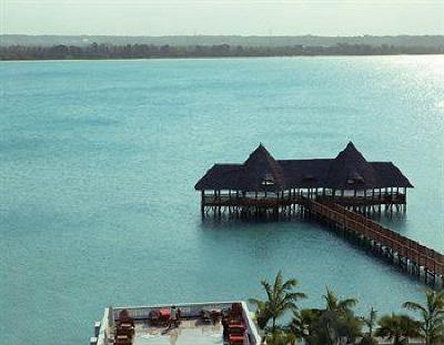 фото отеля Doubletree by Hilton Dar es Salaam-Oysterbay