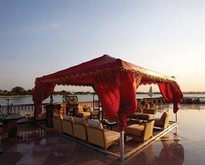 фото отеля Doubletree by Hilton Dar es Salaam-Oysterbay