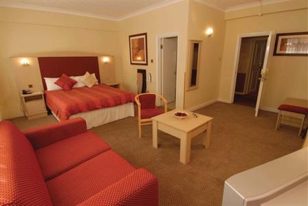 фото отеля Best Western Cresta Court Hotel Altrincham