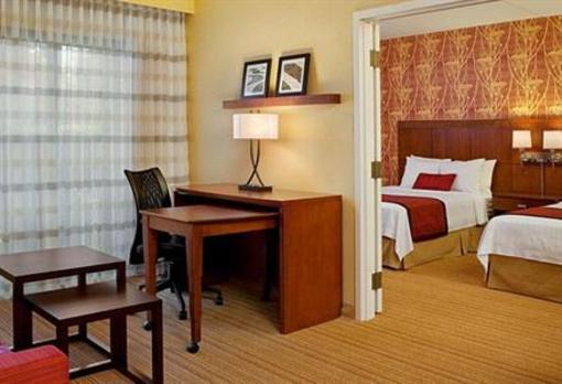 фото отеля Courtyard by Marriott Boston Milford