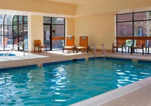 фото отеля Courtyard by Marriott Boston Milford