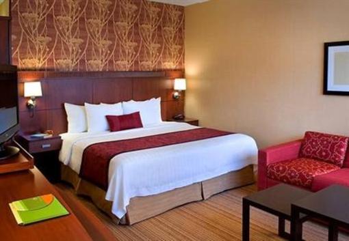 фото отеля Courtyard by Marriott Boston Milford