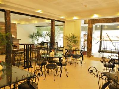 фото отеля Artina Suites Hotel
