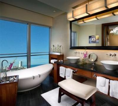 фото отеля One Bal Harbour Resort & Spa