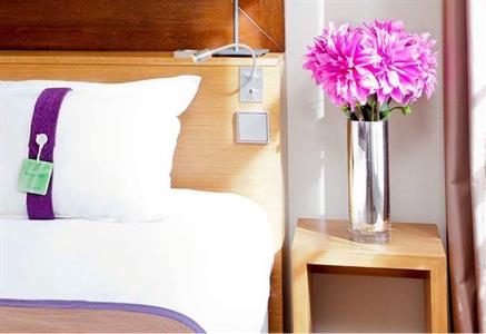 фото отеля Holiday Inn Garden Court Paris Elysees