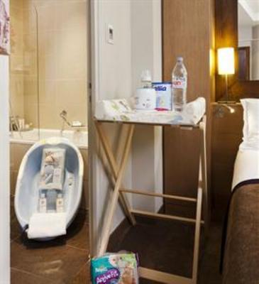 фото отеля Holiday Inn Garden Court Paris Elysees
