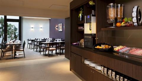 фото отеля Holiday Inn Garden Court Paris Elysees