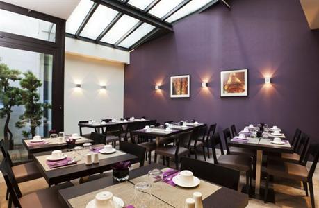 фото отеля Holiday Inn Garden Court Paris Elysees