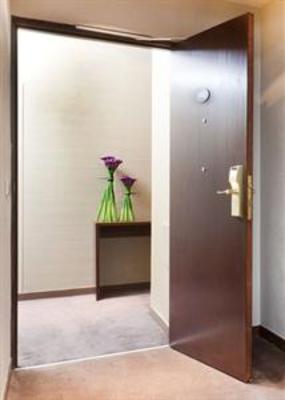 фото отеля Holiday Inn Garden Court Paris Elysees