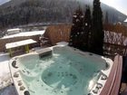фото отеля Doug's Mountain Getaway