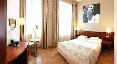 фото отеля Sovereign Hotel Prague